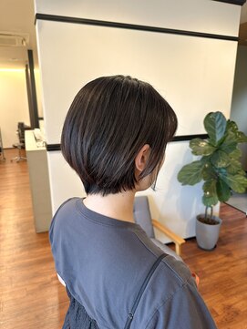 スリーバイザサロン(THREE by the salon) ショートボブ