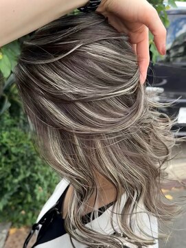 ディモアンド 表参道(Dimo&) xハイライト/イメチェン/ホワイトブロンド/外ハネボブ/美髪/