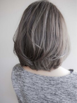 シェリ(che'rie) ハイライトバレイヤージュブリーチオリーブグレーココアベージュ