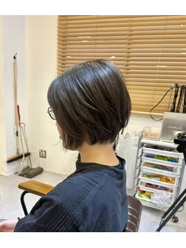 チリンバイロストシティー(Chillin by LOSTCITY) 丸みショートボブ