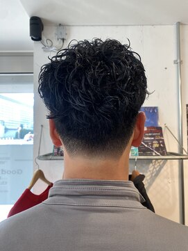 グッドプレイスアンドシング(Good Place&thing) メンズカットテーパーフェードスパイキーショートピンパーマ