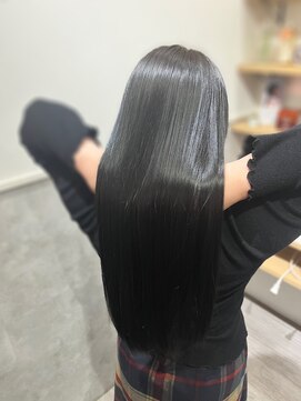 ロッカヘアエジェ(ROCCA hair eje.) 暗めカラー艶めくネイビーブラック