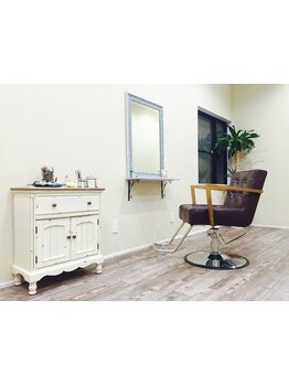 スタイリスト1名のプライベート空間でゆったりSalonTime。オーナーが行う"似合わせ技術"が◎