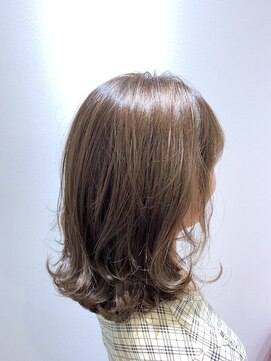 ジーナ(ZINA) モテ髪グレージュヘア