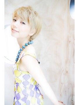 ブーケ(BOUQUET) 耳掛けショート、分け目なしだからふんわりショート