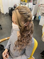 サイドアップヘアー