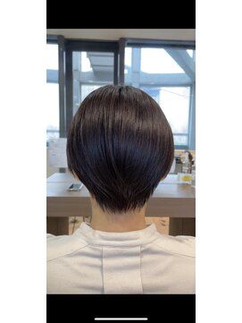 ノーム バイ アウラ(norm. by aura) ショートボブ