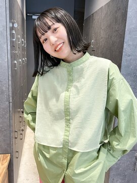 アルバム 銀座(ALBUM GINZA) 外ハネミディ_斜めバンググレージュカラーシルキー_99124