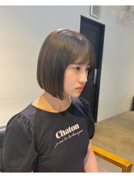 トレス(TRESS) ミニボブ オリーブベージュ レイヤーボブ