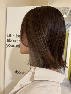 アイディール 心斎橋店(:ideal) ベージュインナーカラー×切りっぱなしボブ