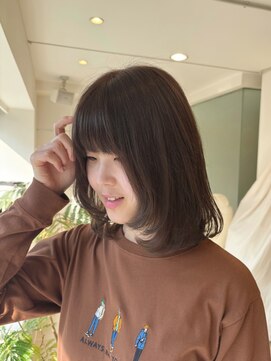 シー(she.) グレージュカラー×ボブレイヤー