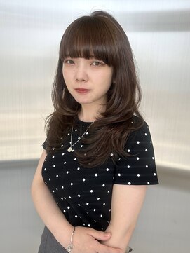 ベージュカラーにレイヤースタイル♪