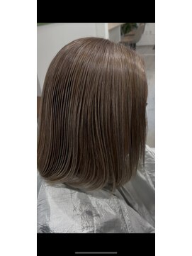 スイ(SUI) 白髪ぼかしハイライト