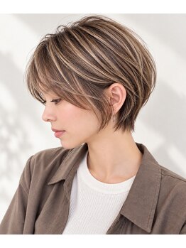 ヘアークリエイション クラフト 八尾 弥刀店(HAIR CREATION CRAFT)の写真/白髪を隠すから活かす時代へ。白髪ぼかしカラーで自然な透明感と大人のオシャレを叶えるサロン