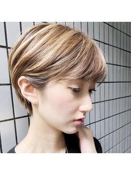 フラミューム 関内店(flammeum) ☆愛され小顔ショート/耳かけショート☆【関内　馬車道】