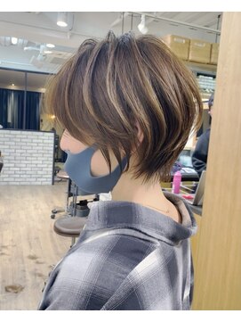 アヴァロン(AVALON) 30代/40代/50代・絶壁解消・小顔前下がりショートボブ【中村】