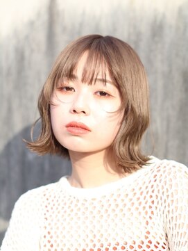 ボラトゥ(Bora two) グレージュ×ホワイトベージュハイライト