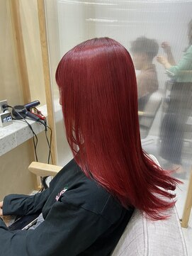 ジーナ サンシャイン通り池袋(Zina) 赤髪　ハイトーン　小顔に見せるヘア　zina タナカユウタ