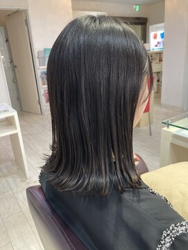 フェイバリットビューティシャルム(Favorite Beauty Charme) 艶髪×縮毛矯正×切りっぱなし×上大岡駅近く