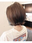 小顔イメチェン、ブルーグレージュカラーくびれレイヤーボブ