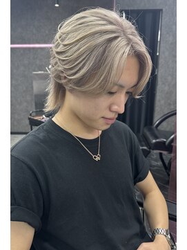 メンズサロン スライバイリアオオサカ(Sly By Ria OSAKA) ミルクティーベージュ/センターパート/ブリーチカラー【梅田】