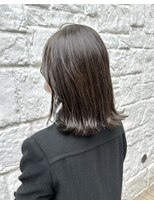 ラミ(L'ami)&nbsp;《吉田丞》グレージュ/くびれる外はねスタイル