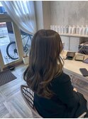 オリーブベージュ