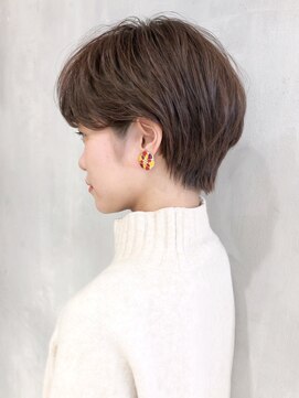 アルバム 渋谷パルコ(ALBUM) 耳掛け丸みショート_毛先パーマことりベージュ_ba268742