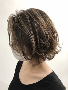 エミュスト(Emuest) 前下がりボブ☆3Dハイライトカラー