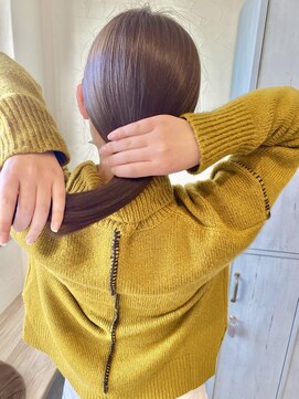 カラン(caran) 切りぱなしミディアム×モノグレーシュ【@hair_mazda】