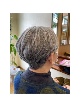 キキ 美容室(KIKI) グレーヘアショート☆