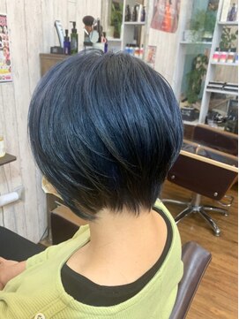 リナイト(Renight) かっこかわいいショートボブ　ブルージュデザイン