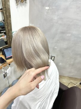 ロア 福岡天神本店(LORE) ホワイトカラー◎natsu