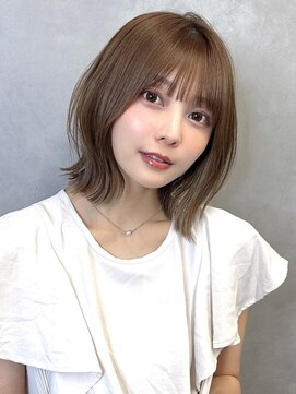 アイユー(ii+U) 大人ボブ　韓国ボブ　レイヤー　外ハネボブ　レイヤーカット