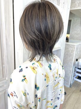 キャアリー(Caary) 福山市Caaryクールなハイレイヤーウルフ×ハイライトグレージュ