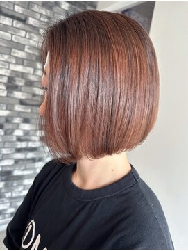 プリームヘアーホワイト(Pleame hair WHITE) インナーカラーボブ