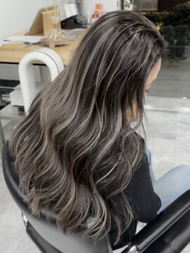 レディアル 大宮(REDEAL ope.) コントラストハイライト/ 白髪手術/ 白髪ぼかしハイライト