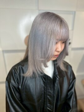 アンダーバー(UNDRvr) ホワイトグレージュデジタルパーマミディアムレイヤーカット