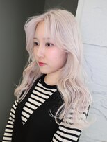 プネル(punel)&nbsp;ウルフレイヤーウルフカットケアブリーチ佐藤