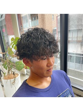 モーブ(MAUVE) 波巻きツイストスパイラルパーマメンズマッシュ