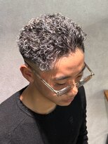 心斎橋 カイ(X)&nbsp;215. ニュアンスパーマ/ハイライト/グレージュ/メンズ