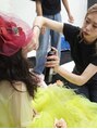 カバーヘア ブリス 戸田公園西口店(COVER HAIR bliss)&nbsp;雑誌撮影会の様子。テーマに沿ったヘアメイクで現場を盛上げます