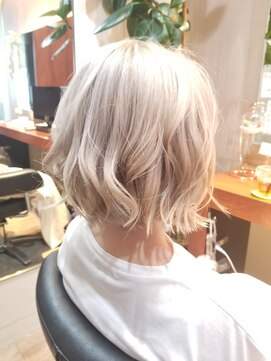 ビグディーサロン(BIGOUDI salon mukonosou) ホワイトカラー☆