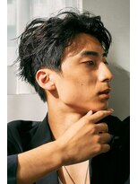 ノイ(noi)&nbsp;センターパートニュアンスパーマ刈り上げツーブロックメンズヘア