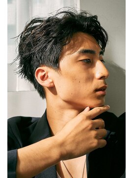 ノイ(noi) センターパートニュアンスパーマ刈り上げツーブロックメンズヘア