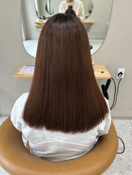 シカ 神戸三宮元町店(Cica) 縮毛矯正 三宮 ストレート 神戸美容室 髪質改善 癖毛 元町