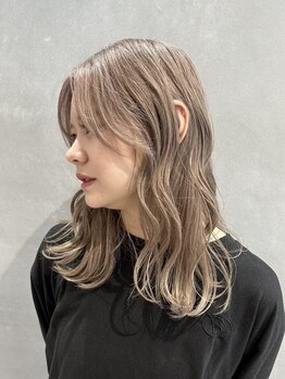 アーティック ヘア ディーヴァディーヴォ テスタ(ARTIC HAIR DIVA DIVO TESTA)の写真/光を生み出すハイライトでスタイルに立体感を...1人ひとりに合わせたデザインで、こなれたStyleに魅せる―
