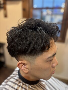 ジールアンドニコ(Zeal & nico.) フェードカットアイロンコテパーマ