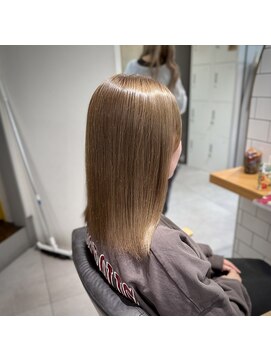 ミエルヘアーエスト 新宿店(mielhair est) ミルクティーベージュ
