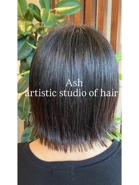 アッシュ アーティスティック スタジオ オブ ヘア(Ash artistic studio of hair) 外はねボブ